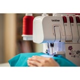Brother Mechanische Nähmaschine M343D - Overlockmaschine weiß/rot