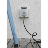 Theben Steckdosen-Zeitschaltuhr TIMER 26-IP44 weiß, Analoge Schaltuhr für Schutzkontakt-Steckdosen mit Spritzwasserschutz