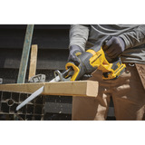 Stanley Akku-Säbelsäge (SFMCS300D2K-QW), 18Volt schwarz/gelb, 2x Li-Ion-Akku 2,0Ah, in Koffer